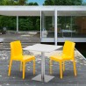 Vierkante salontafel wit 60x60 cm en 2 gekleurde stoelen Ice Strawberry Model