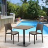 Table carrée 70x70 plateau effet bois avec 2 chaises colorées Paris Melon Modèle
