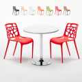 Table blanche ronde 70x70cm 2 Chaises colorées intérieur bar café Gelateria Long Island Promotion