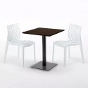 Vierkante tafel 60x60 cm zwart onderstel en houten blad met 2 gekleurde stoelen Gruvyer Kiss 