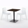 Vierkante tafel 60x60 cm zwart onderstel en houten blad met 2 gekleurde stoelen Gruvyer Kiss 