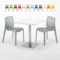 Vierkante salontafel wit 60x60 cm en 2 gekleurde stoelen Gruyver Strawberry Aanbieding