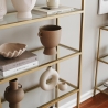Bibliothèque murale h165cm en métal doré et étagères en verre Lola Tall Offre