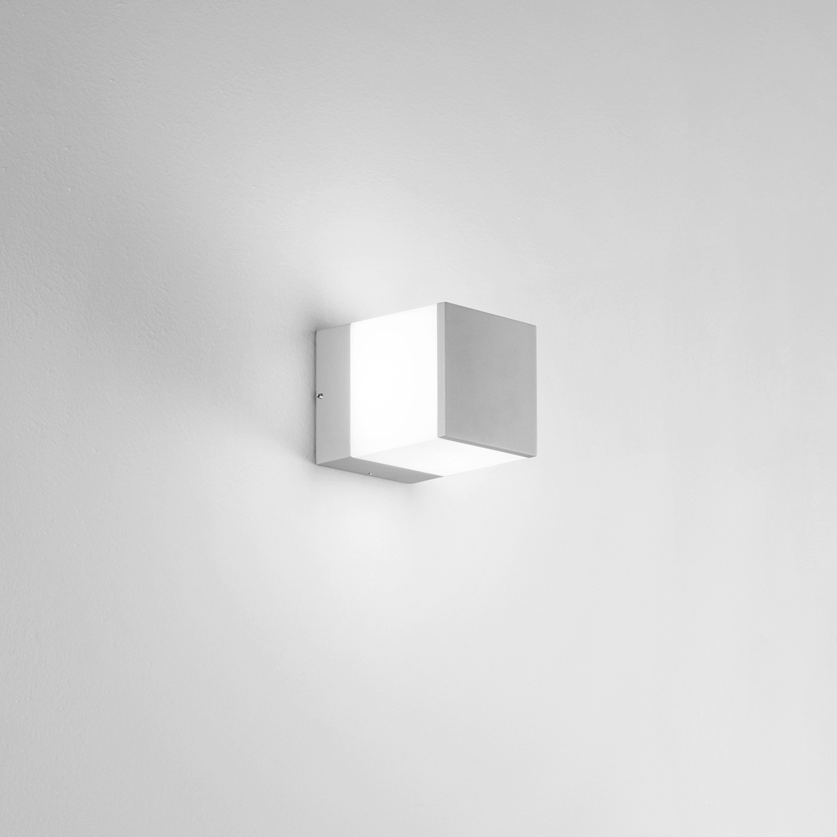 Moderne metalen wandlamp voor buiten in zilver Booster Aanbieding Moderne metalen wandlamp voor buiten in zilver Booster Aanbieding