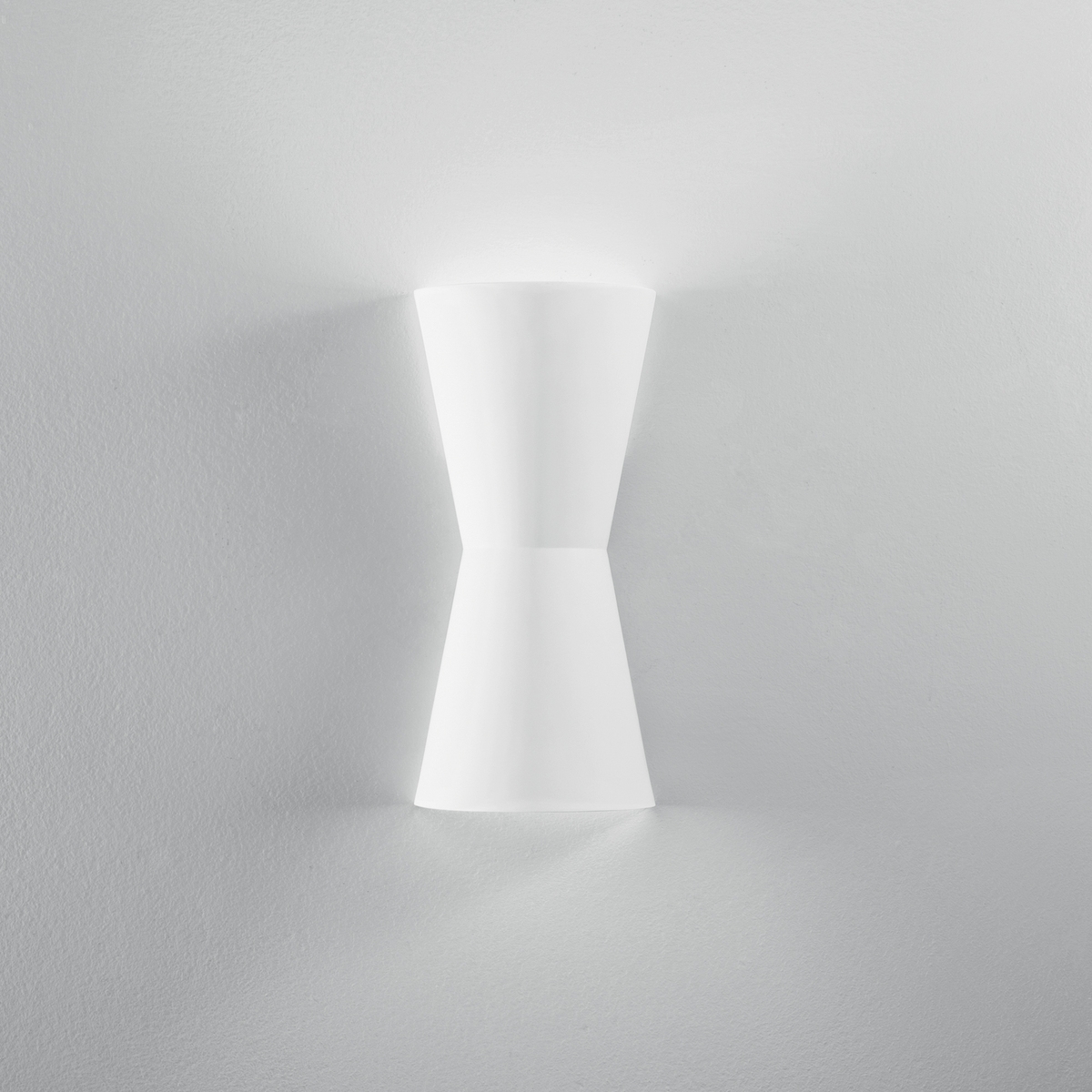 Moderne wandlamp in overschilderbaar wit gips Clepsydra Aanbieding Moderne wandlamp in overschilderbaar wit gips Clepsydra Aanbieding