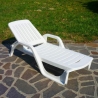 Witte tuin ligbed met wielen van polypropyleen voor bij het zwembad Zanzibar Verkoop