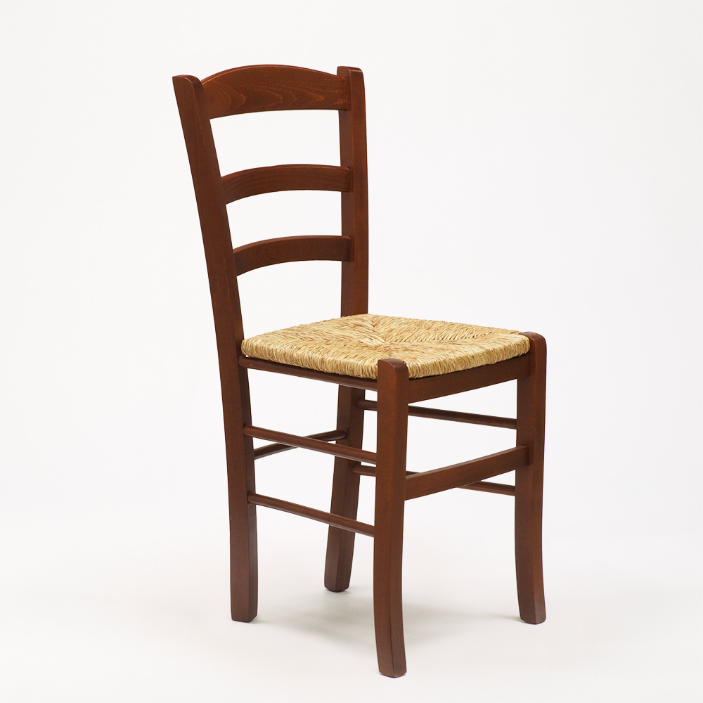 Chaise en bois et assise en paille salle à manger et restaurant Paesana
