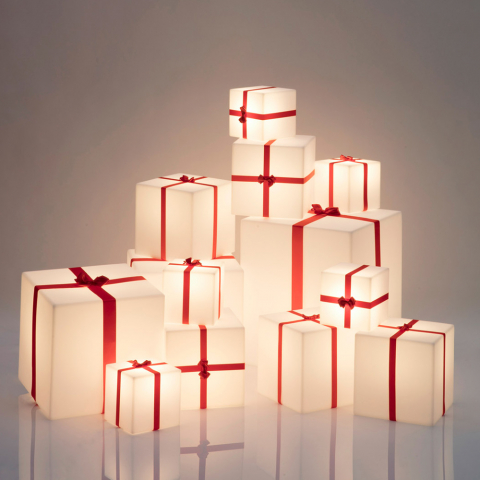 Lampe en forme de cadeau de Noël lumineuse et surprenante Slide Merry Cubo