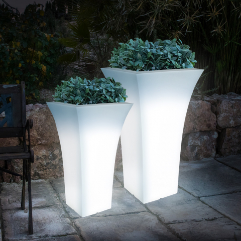 Hoge vierkante buiten plantenbak in modern design met lichtset Patio Aanbieding