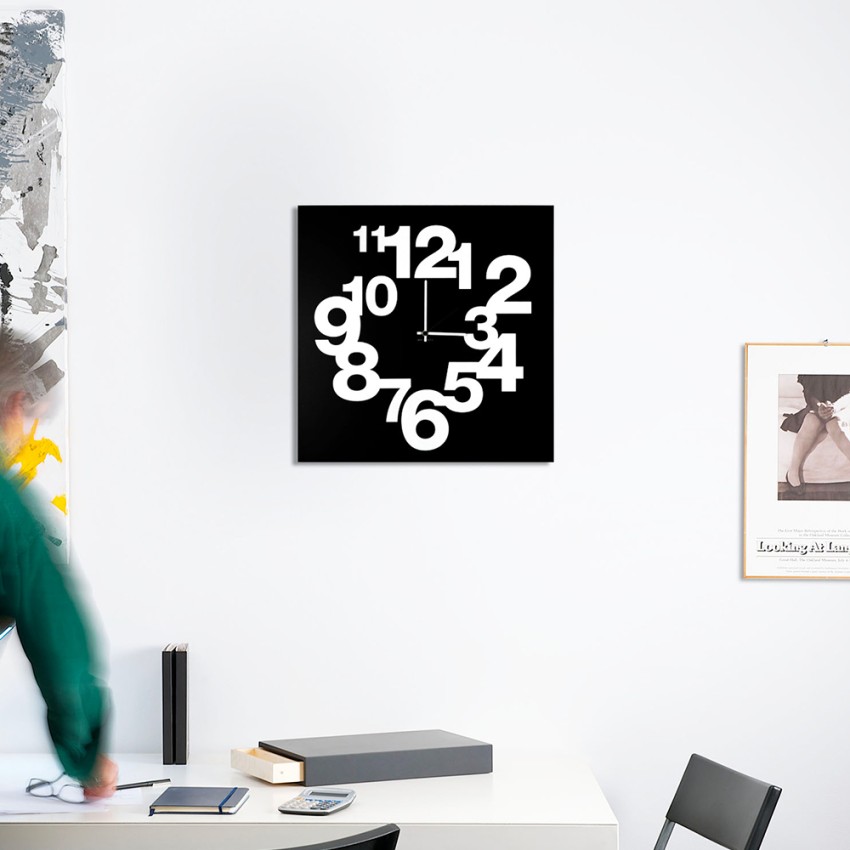 Moderne wandklok 50x50cm met grote cijfers Numbers Circle Aanbieding Moderne wandklok 50x50cm met grote cijfers Numbers Circle Aanbieding
