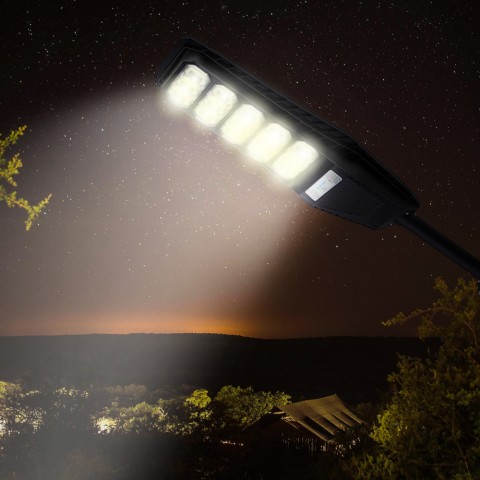 Lampadaire solaire à LED 300W avec support latéral capteur et télécommande Solis XL